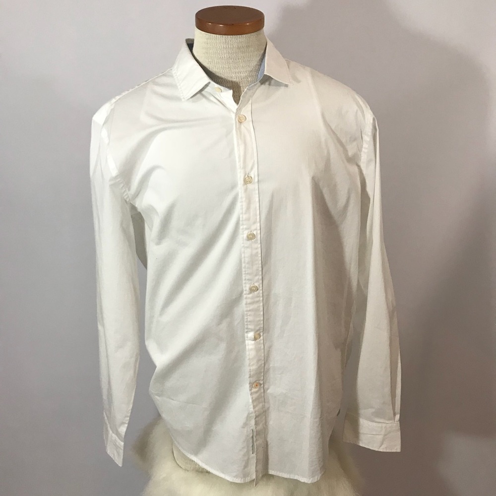 Docker’sWhite Dress Shirt